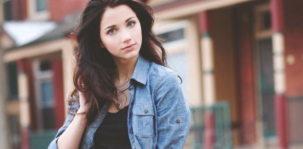 Emily Rudd Education and Early Interests